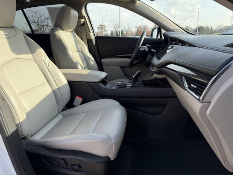 2022 Cadillac XT4 Premium Luxury