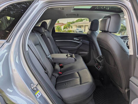 2021 Audi e-tron quattro Premium