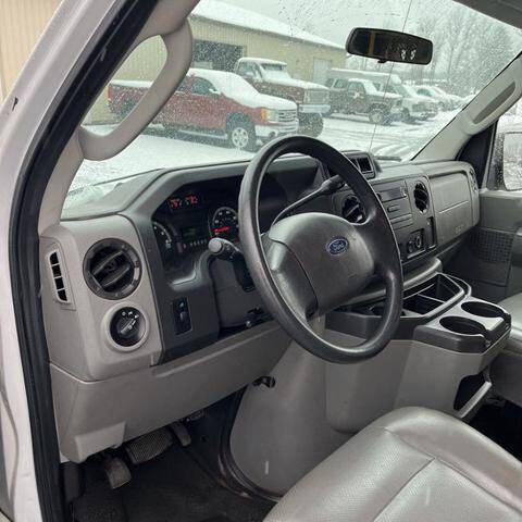 2013 Ford E-Series E-350 SD