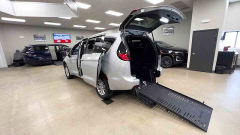 2024 Chrysler Pacifica Touring