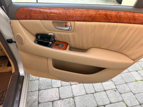 2004 Lexus LS 430