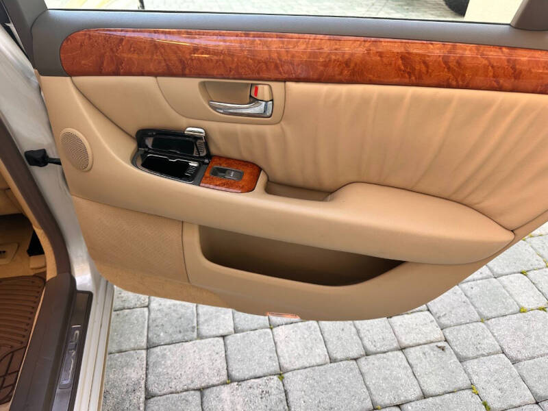 2004 Lexus LS 430