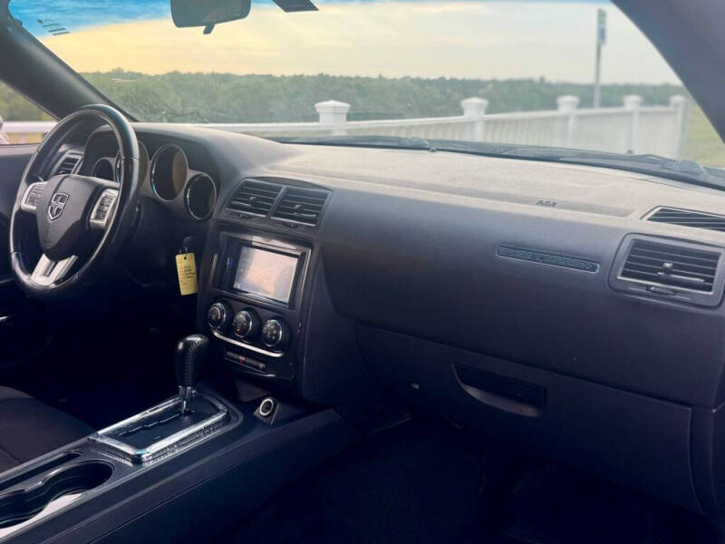 2013 Dodge Challenger SXT