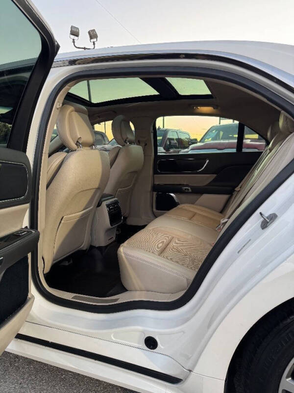 2018 Lincoln Continental Select