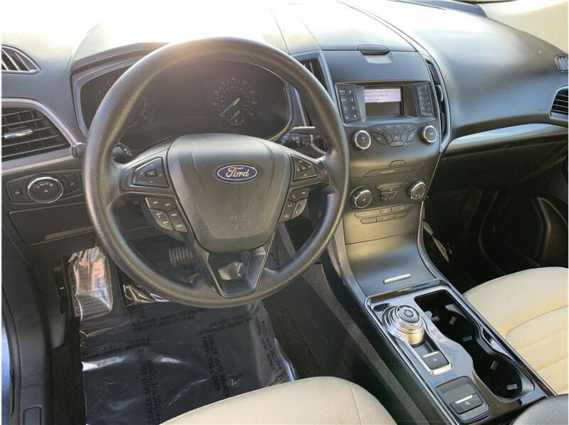 2019 Ford Edge SE
