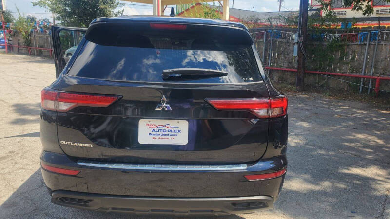 2022 Mitsubishi Outlander ES