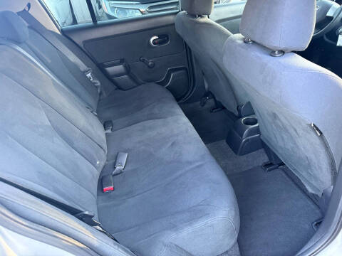 2009 Nissan Versa 1.8 S