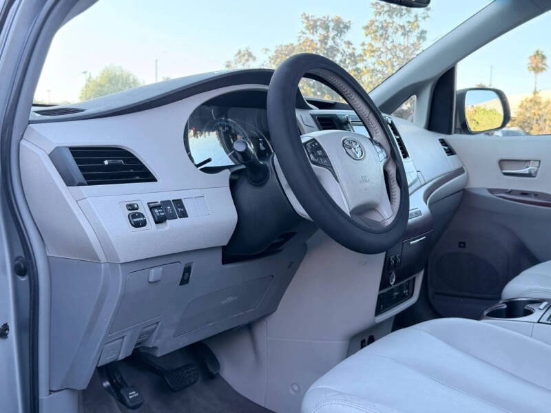 2013 Toyota Sienna