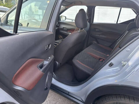2022 Nissan Kicks SR