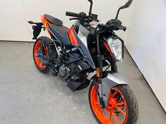 2023 KTM 200 Duke