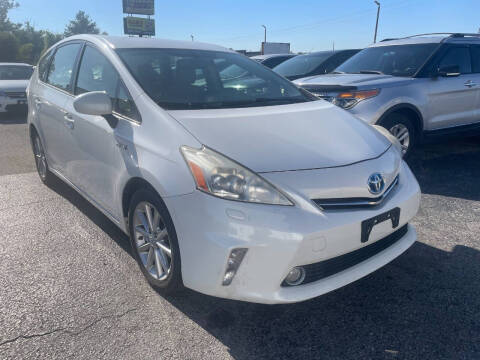 2013 Toyota Prius v Five