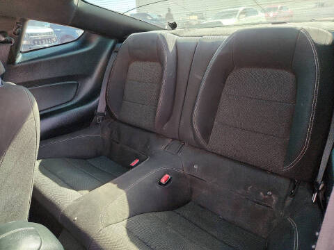 2017 Ford Mustang V6