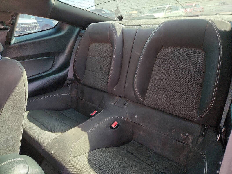 2017 Ford Mustang V6