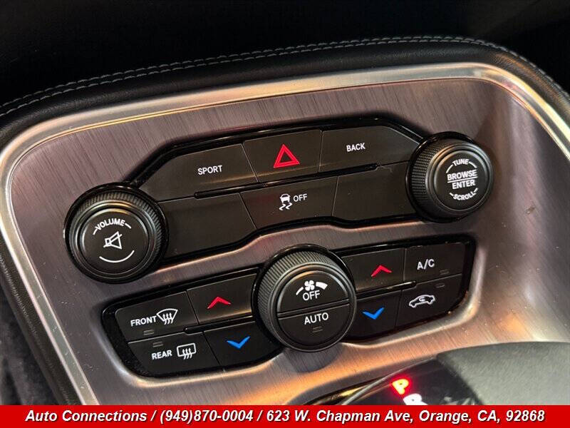 2016 Dodge Challenger SXT Plus