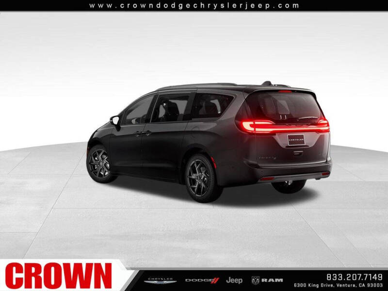 2027 Chrysler Pacifica Limited