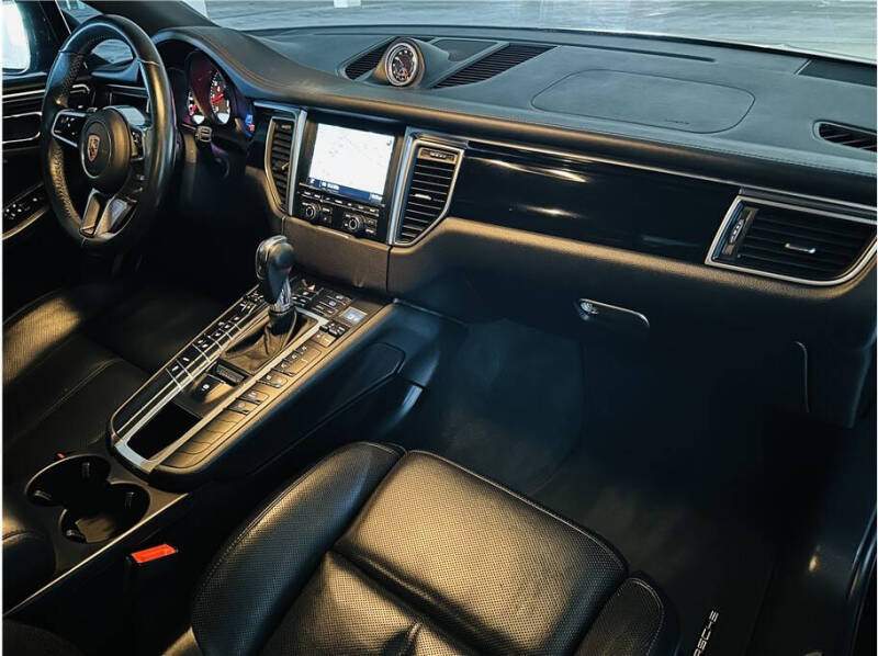 2016 Porsche Macan S