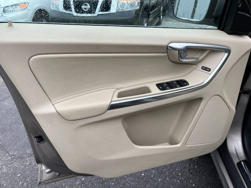 2015 Volvo XC60 T5 Premier