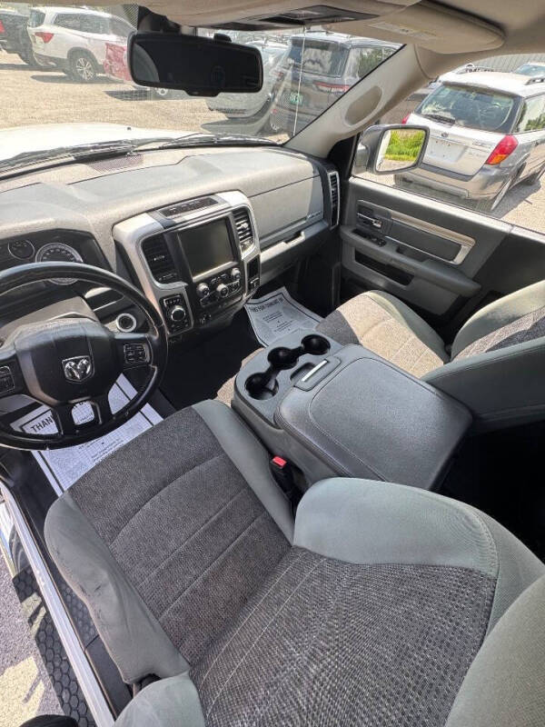 2016 RAM 1500 SLT
