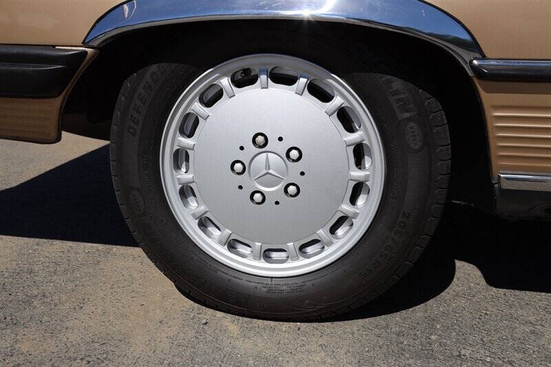 1986 Mercedes-Benz 560-Class 560 SL