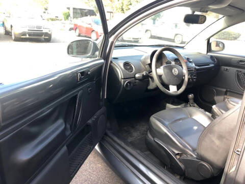 2008 Volkswagen New Beetle S