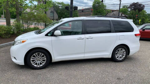 2012 Toyota Sienna