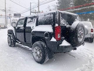 2006 HUMMER H3 for sale at Chuckie Bizzarro's Fleetwing Auto in Erie, PA