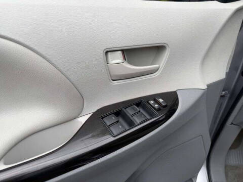 2012 Toyota Sienna