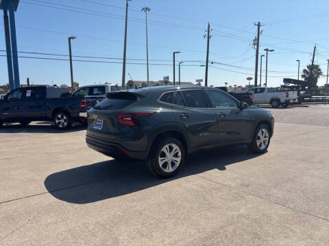 2025 Chevrolet Trax LS