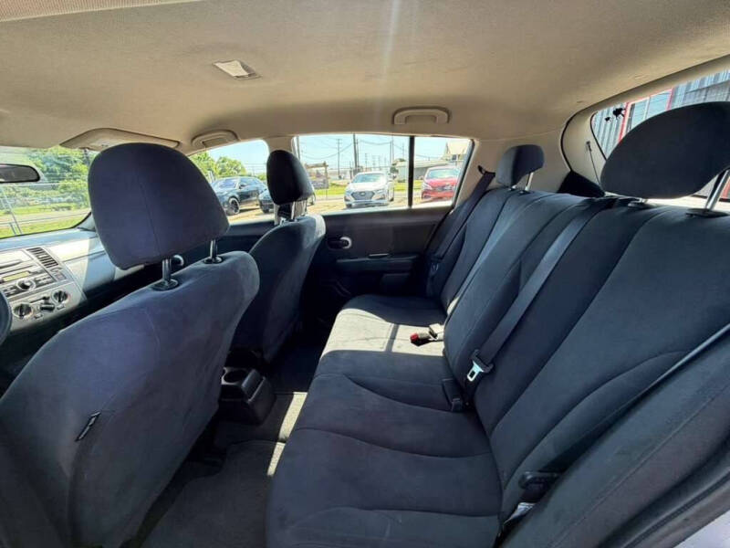 2009 Nissan Versa 1.8 S