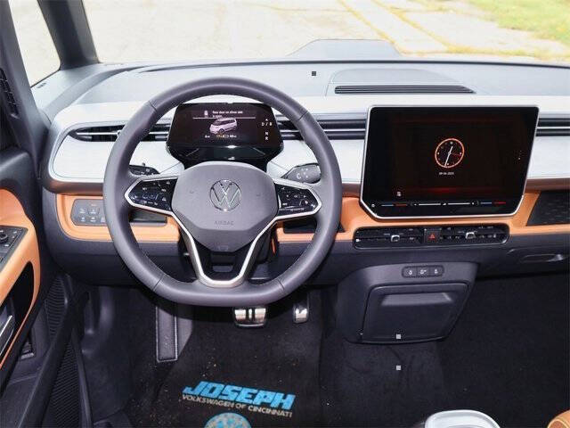 2025 Volkswagen ID. Buzz Pro S Plus 4Motion