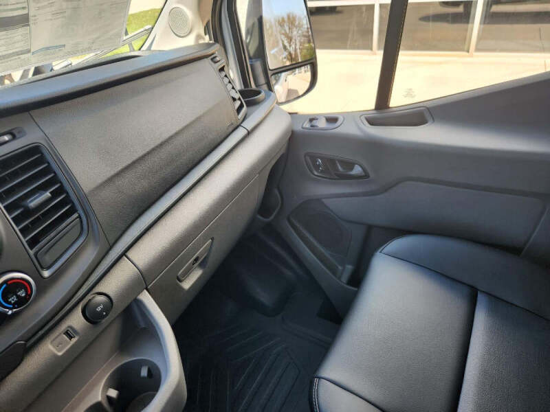 2025 Ford Transit 250