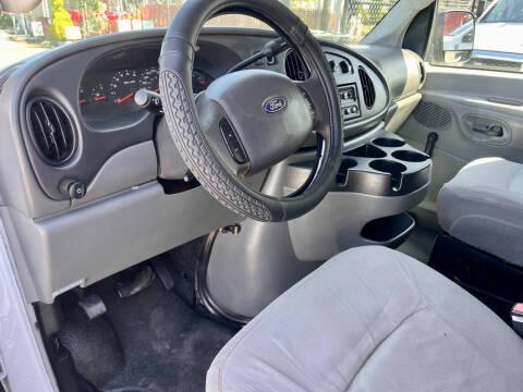 2006 Ford E-Series E-350 SD XL