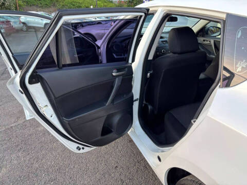 2013 Mazda MAZDA3 i Touring