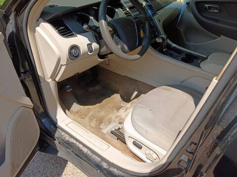 2012 Ford Taurus SE