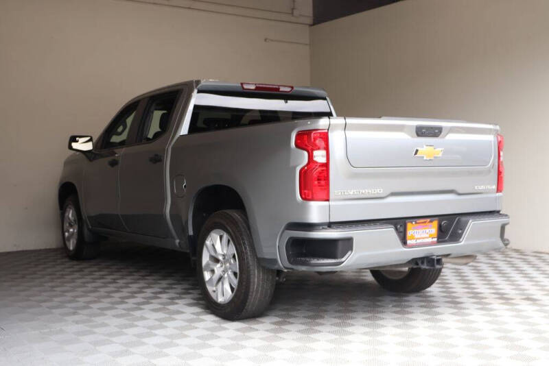 2025 Chevrolet Silverado 1500 Custom