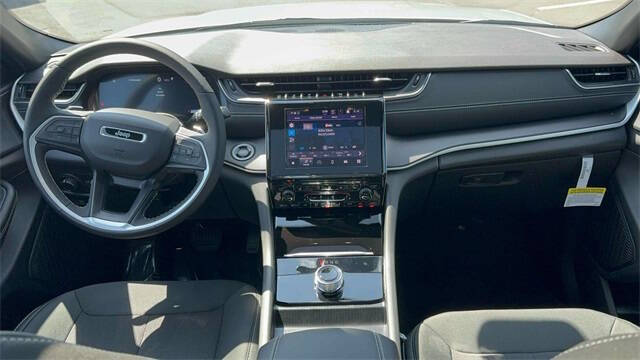 2025 Jeep Grand Cherokee Laredo X