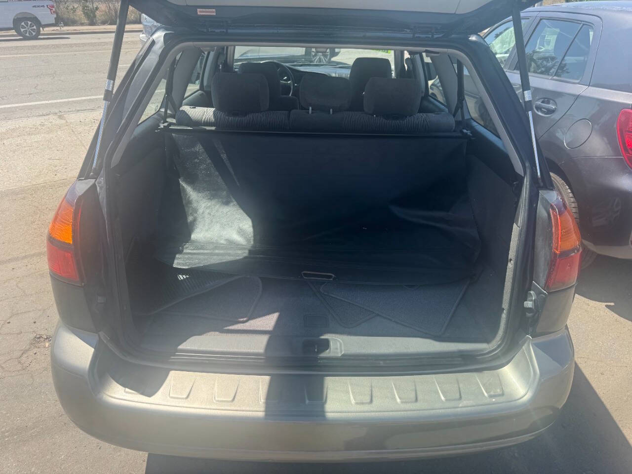 Dk. Blue 2000 Subaru Outback Base AWD 4dr Wagon 9