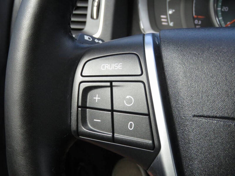 2018 Volvo V60 Cross Country T5 Premier