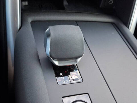 2025 Land Rover Discovery P360 Dynamic SE