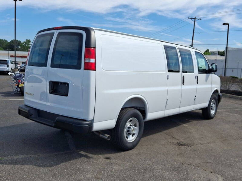 2026 Chevrolet Express 2500
