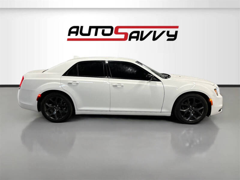 2022 Chrysler 300 Touring