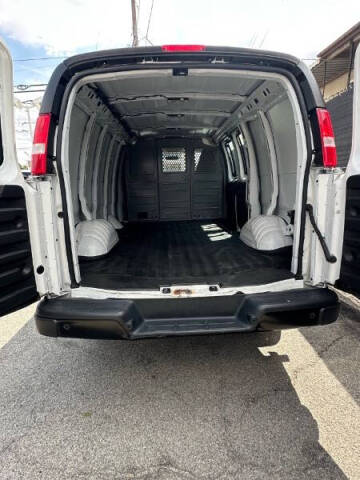 2022 Chevrolet Express 2500