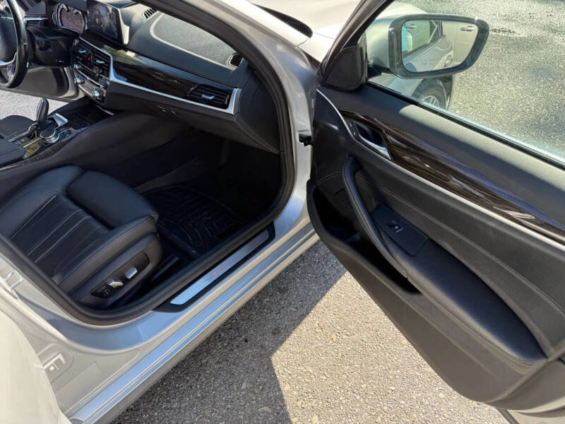 2018 BMW 5 Series 530i