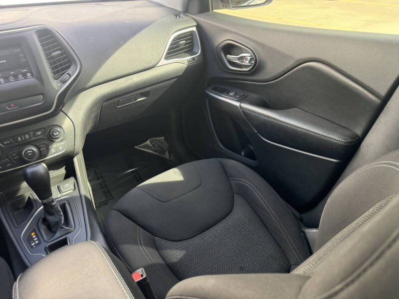 2019 Jeep Cherokee Latitude