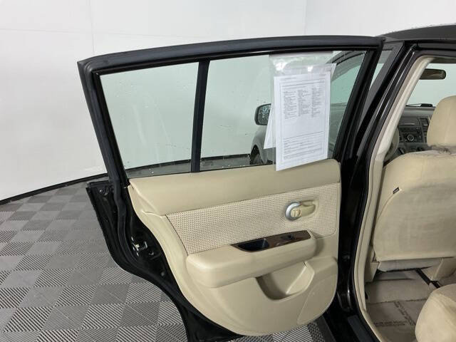 2011 Nissan Versa 1.8 SL