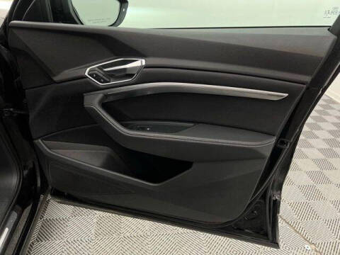 2023 Audi e-tron quattro Premium