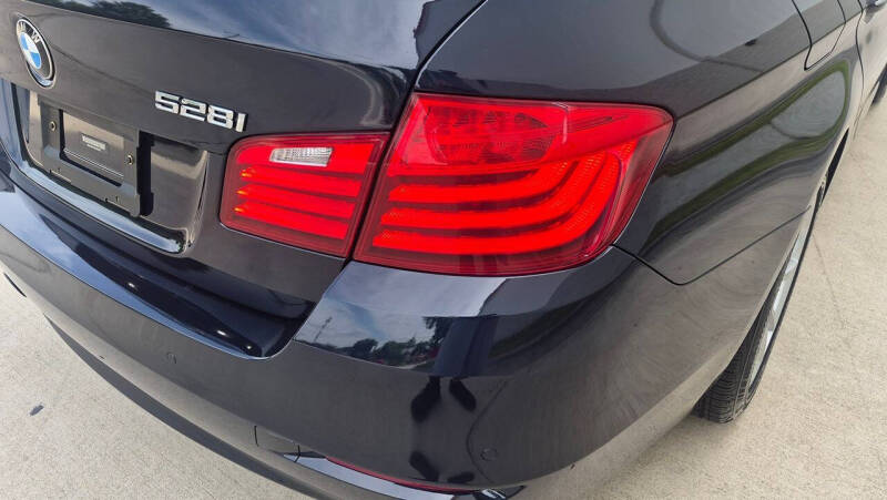 2014 BMW 5 Series 528i