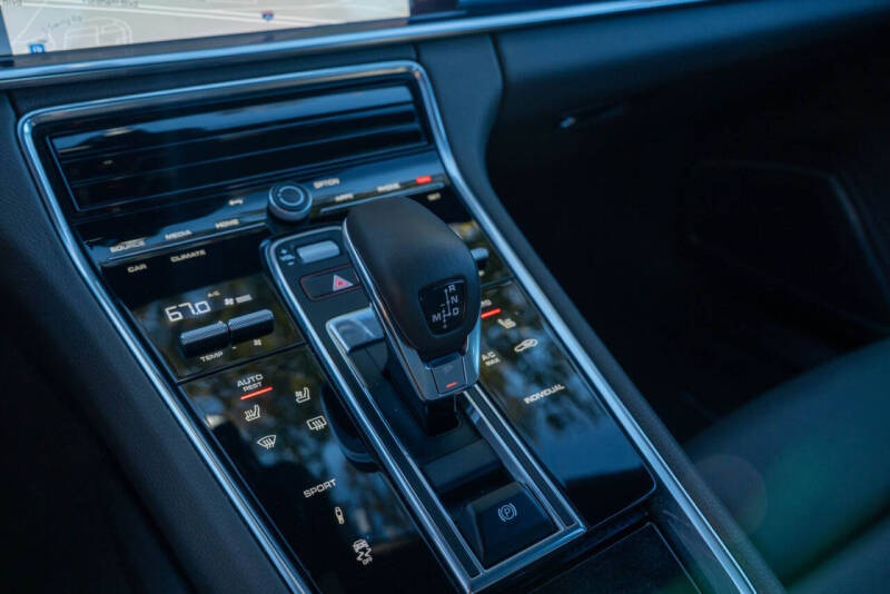 2023 Porsche Panamera Platinum Edition