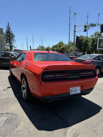 2016 Dodge Challenger SXT Plus