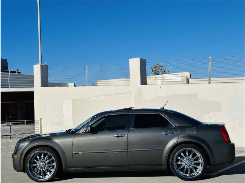 2008 Chrysler 300 C photo 9